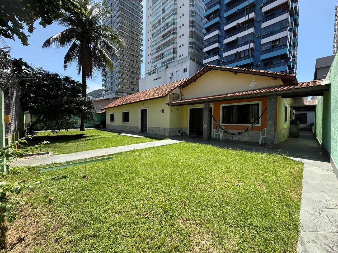 Casa à venda no Canto do Forte: 