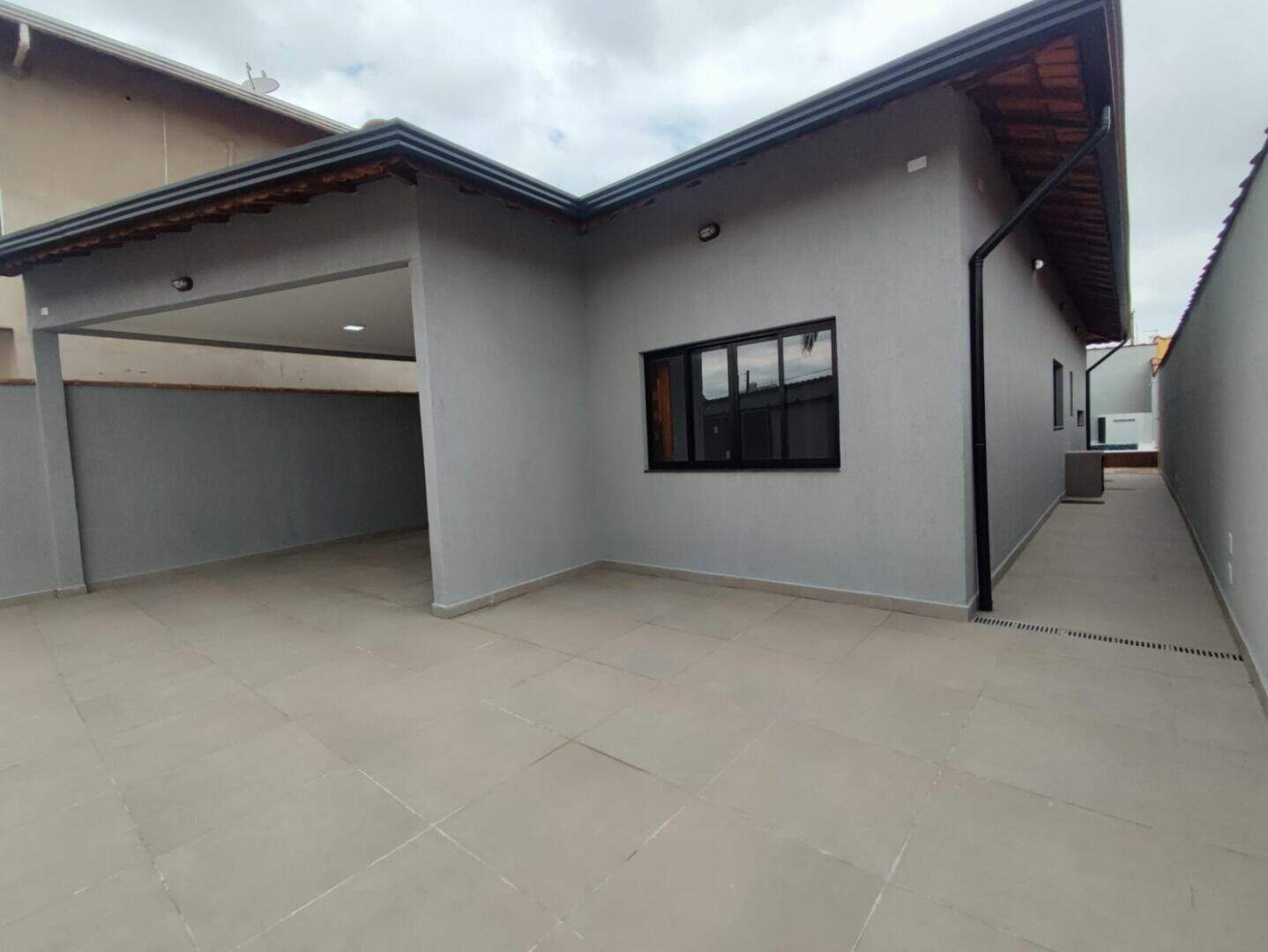 Casa à venda no Solemar: 