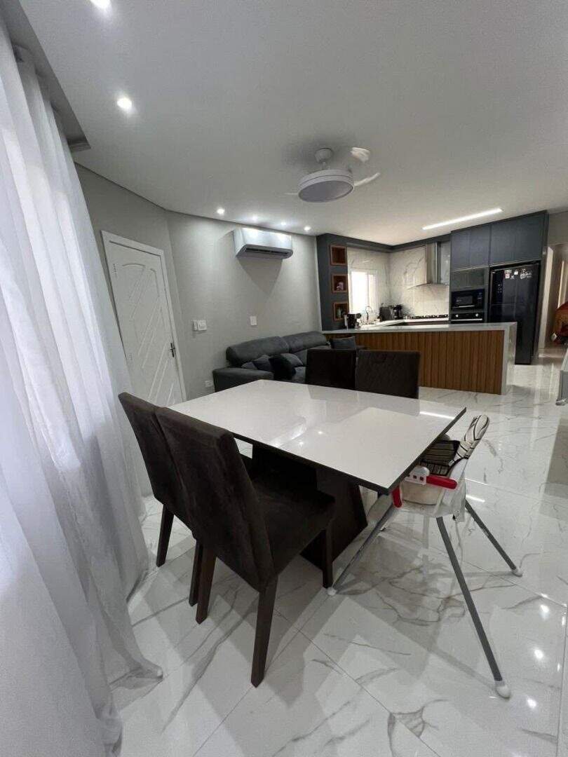 Casa à venda no Tude Bastos: 