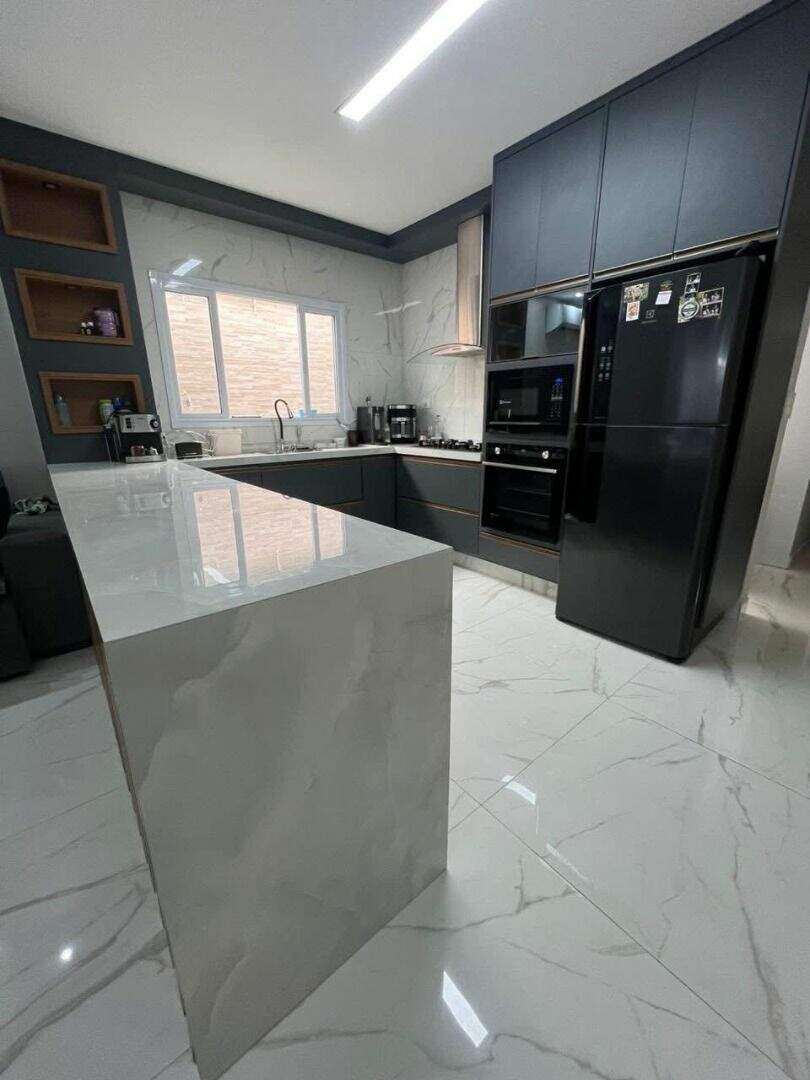 Casa à venda no Tude Bastos: 