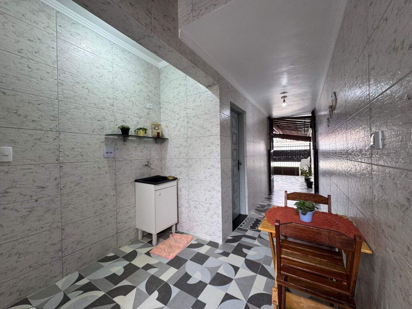 Casa à venda no Guilhermina: 