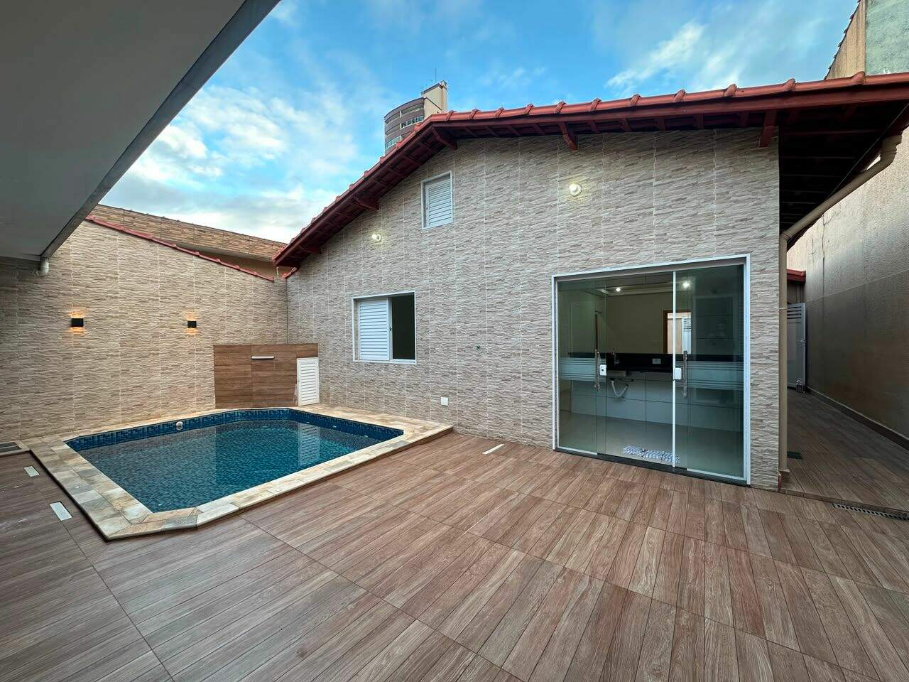 Casa à venda no Ocian: 