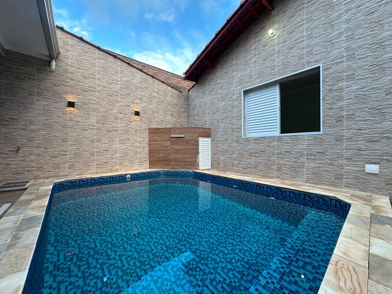Casa à venda no Ocian: 