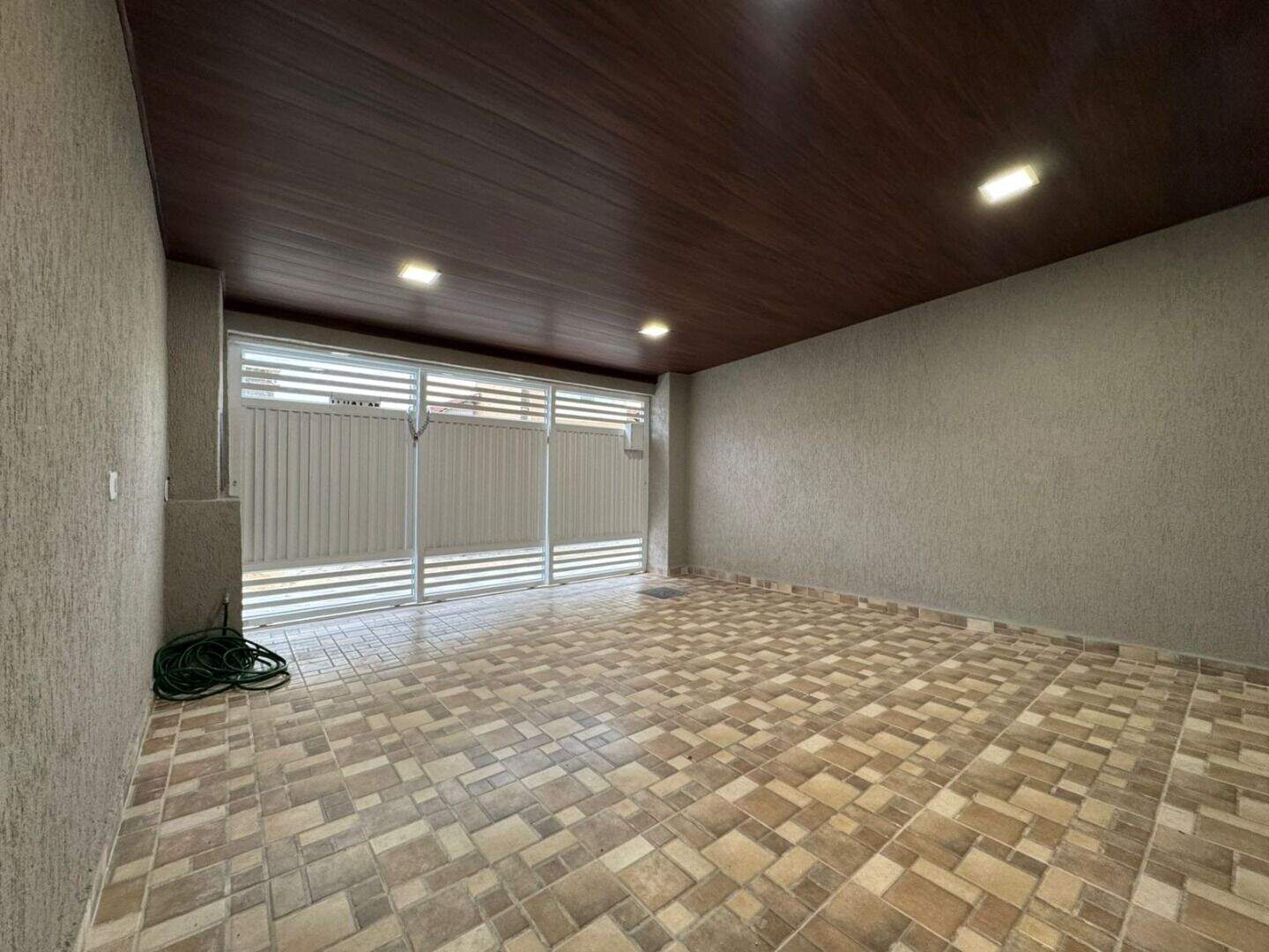Casa à venda no Mirim: 