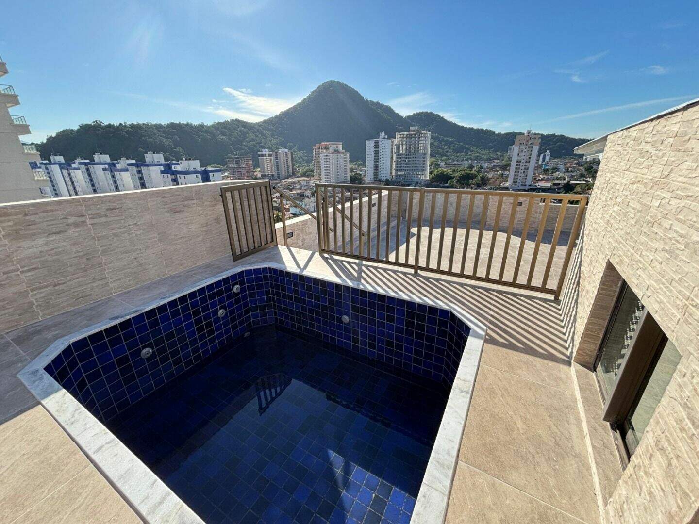 Cobertura à venda no Canto do Forte: 