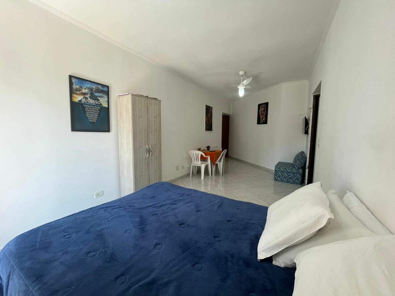 Kitnet à venda no Canto do Forte: 