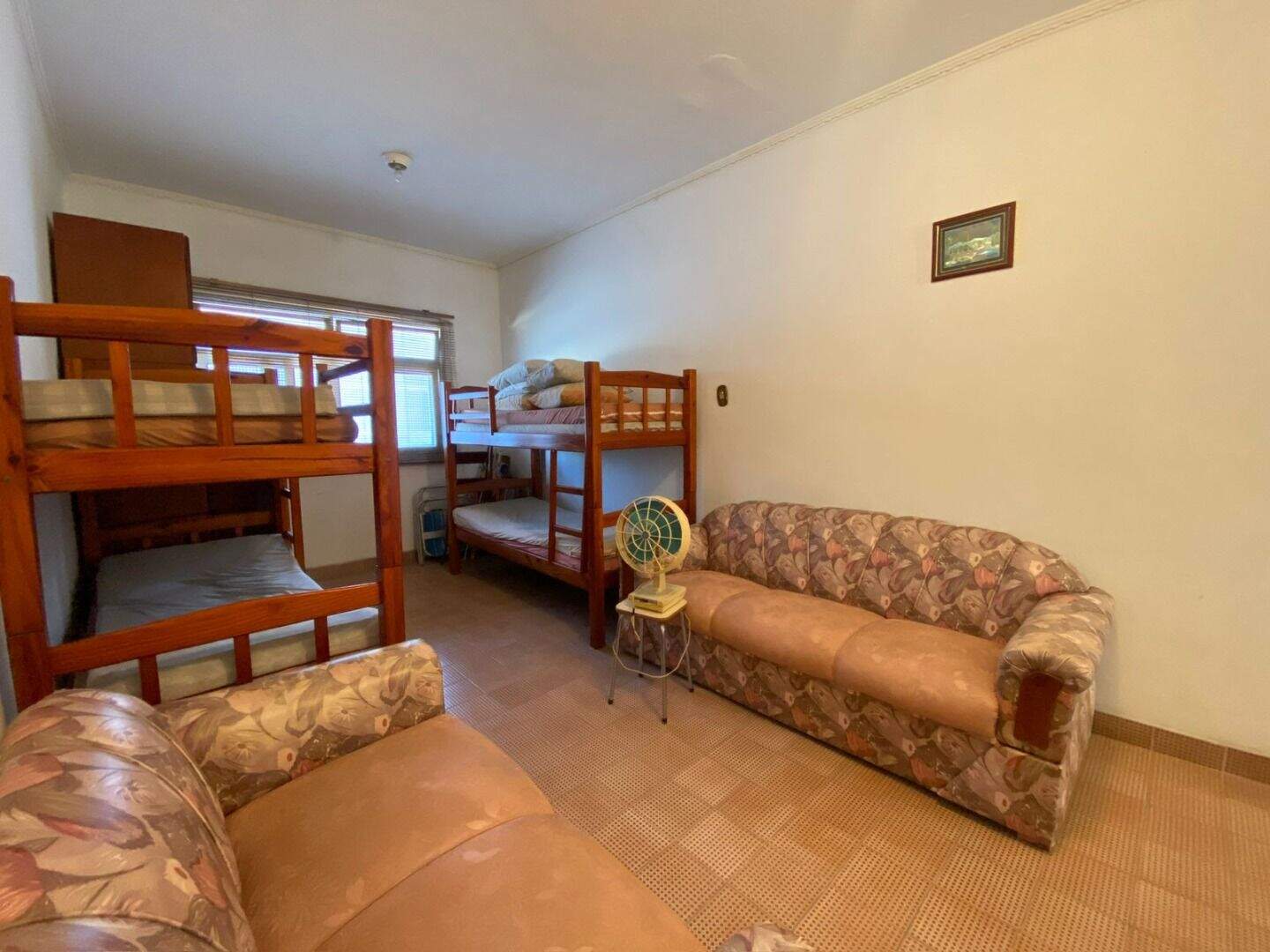 Kitnet à venda no Canto do Forte: 
