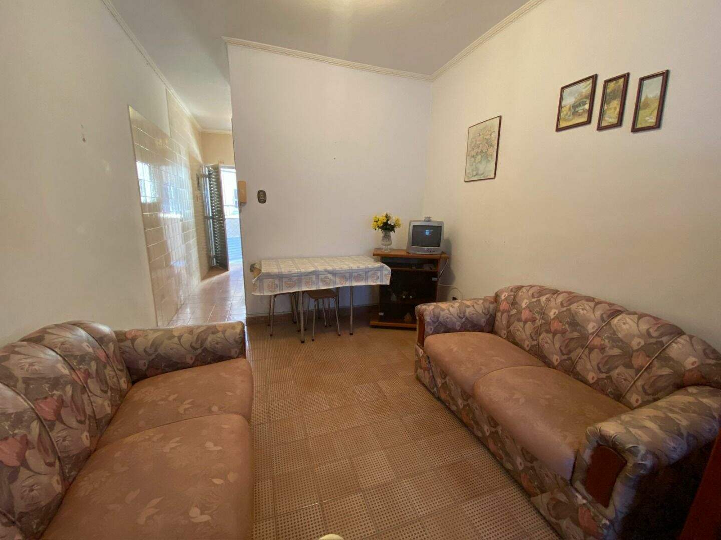 Kitnet à venda no Canto do Forte: 