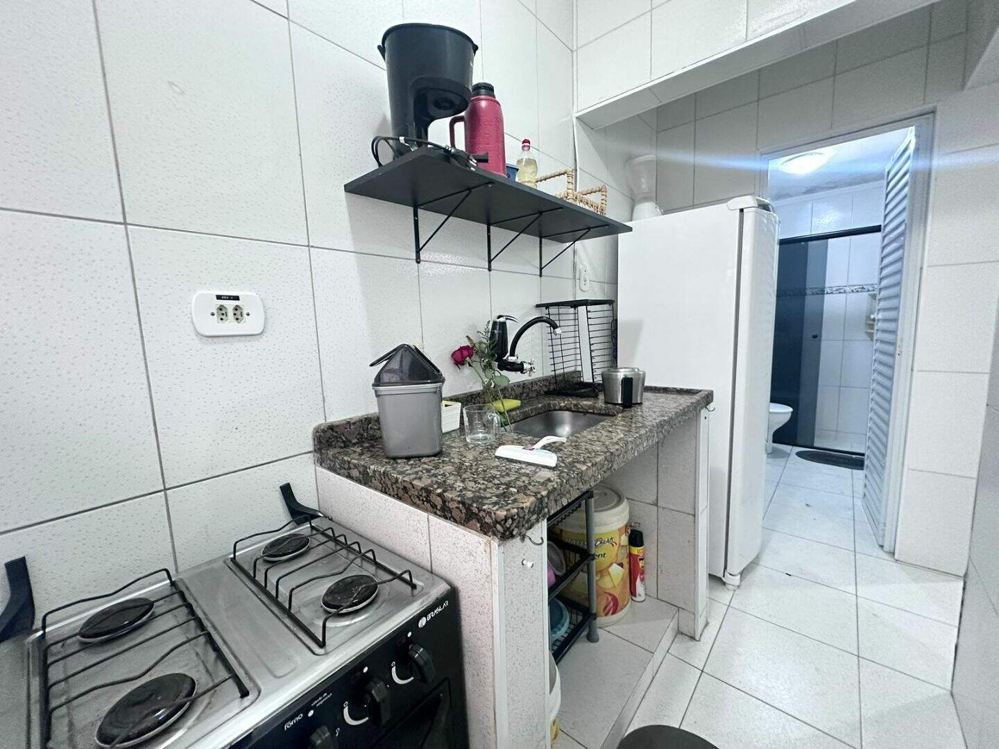 Kitnet à venda no Canto do Forte: 