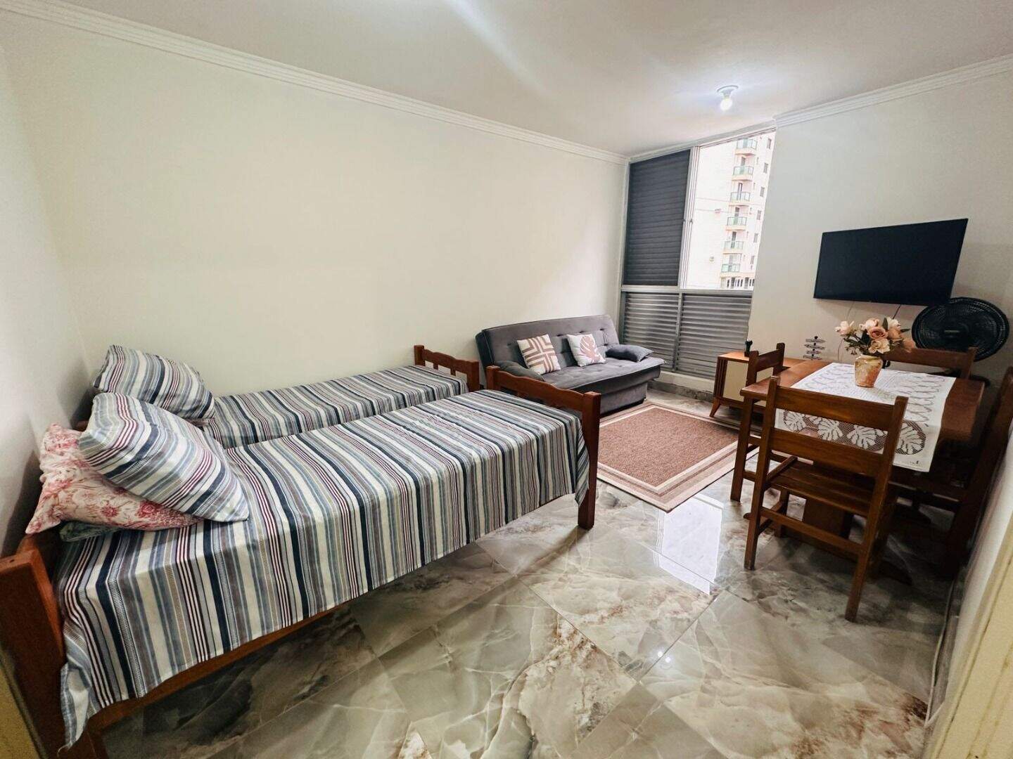 Kitnet à venda no Vila Guilhermina: 