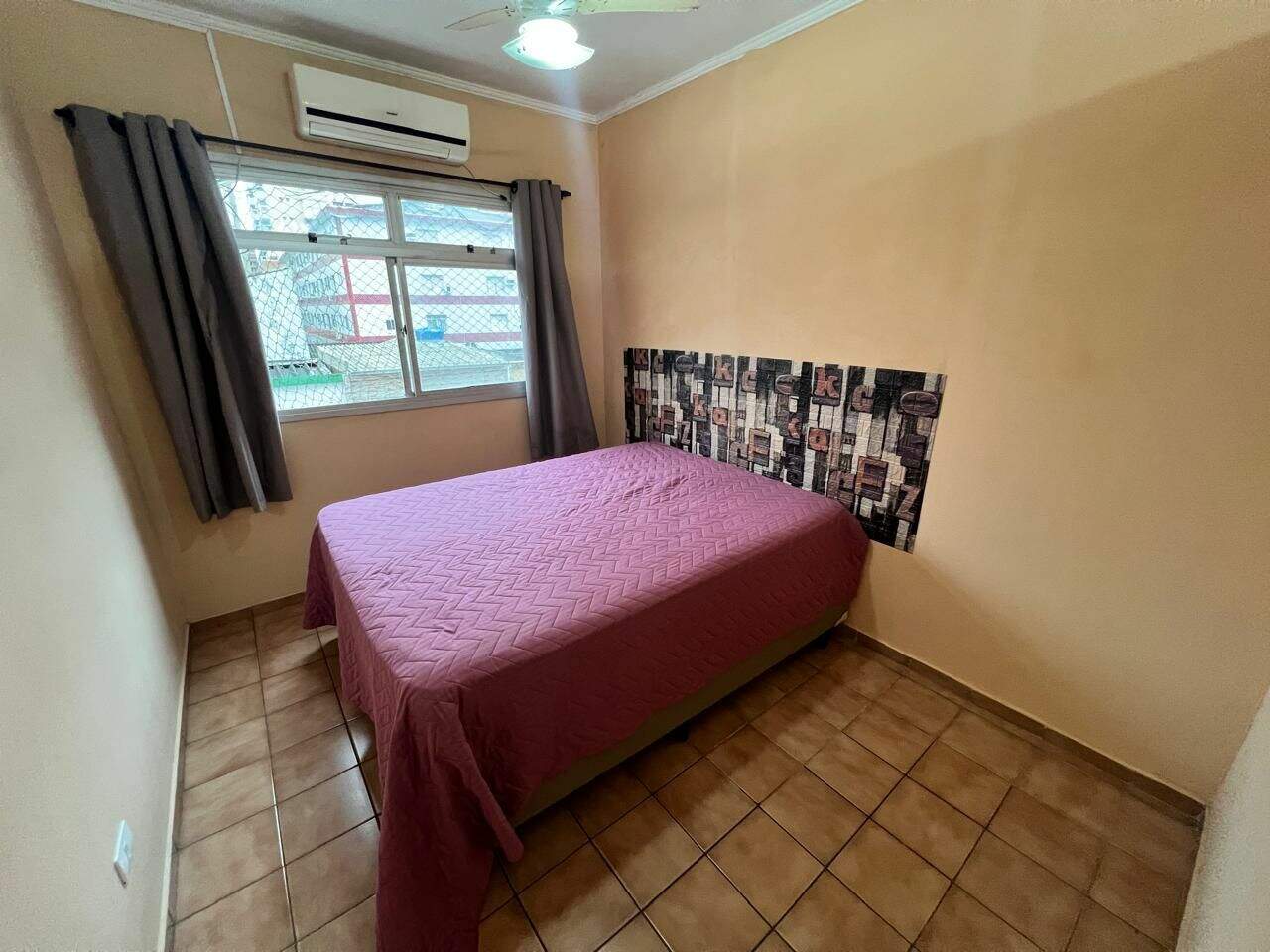 Kitnet à venda no Canto do Forte: 