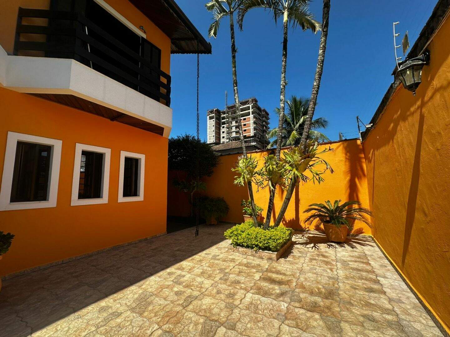 Sobrado à venda no Canto do Forte: 