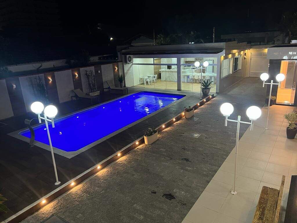 Sobrado à venda no Balneário Flórida: 