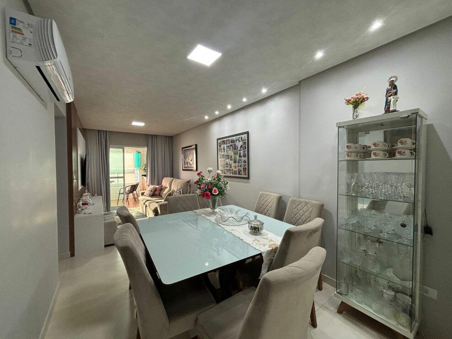 Apartamento à venda no Canto do Forte: 