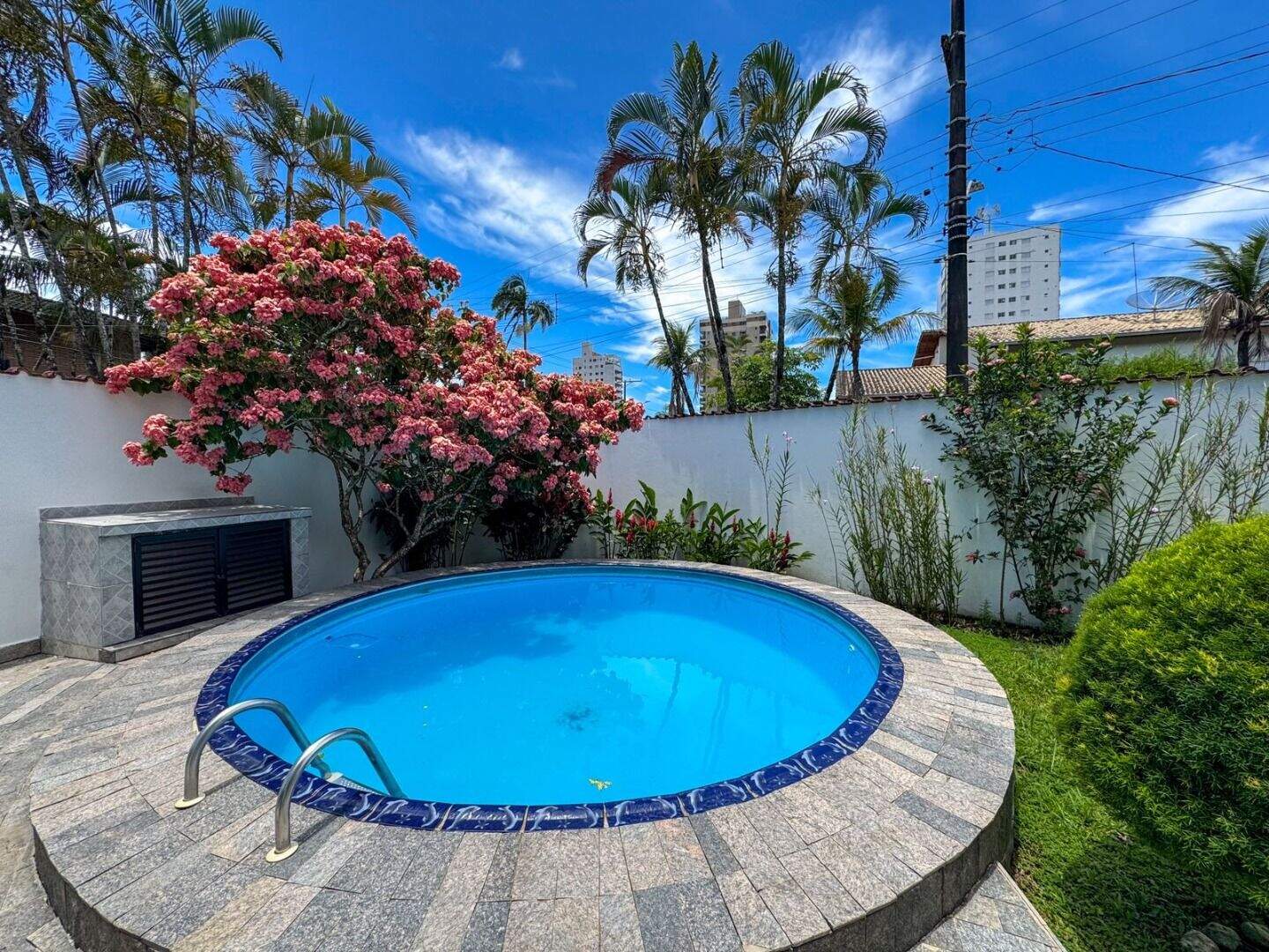Sobrado à venda no Balneário Flórida: 