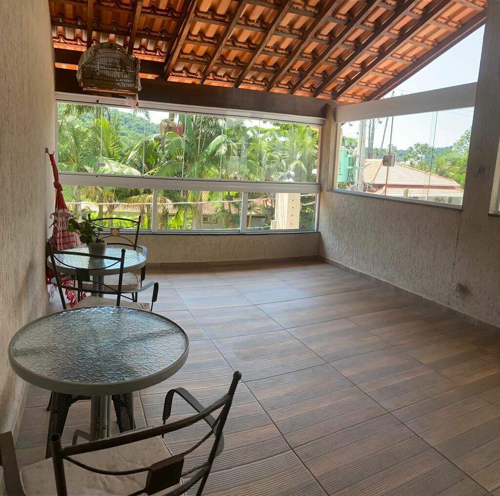 Sobrado à venda no Canto do Forte: 
