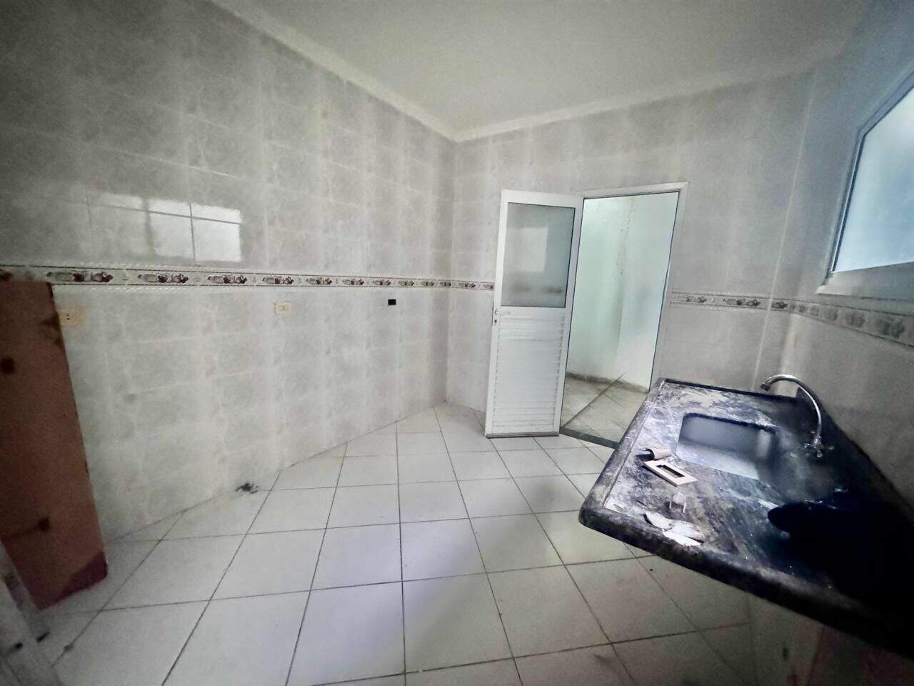 Sobrado à venda no Canto do Forte: 