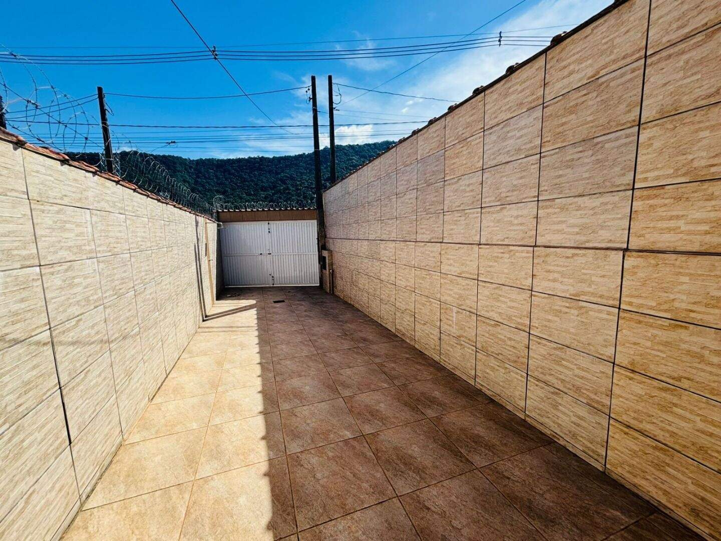 Sobrado à venda no Solemar: 