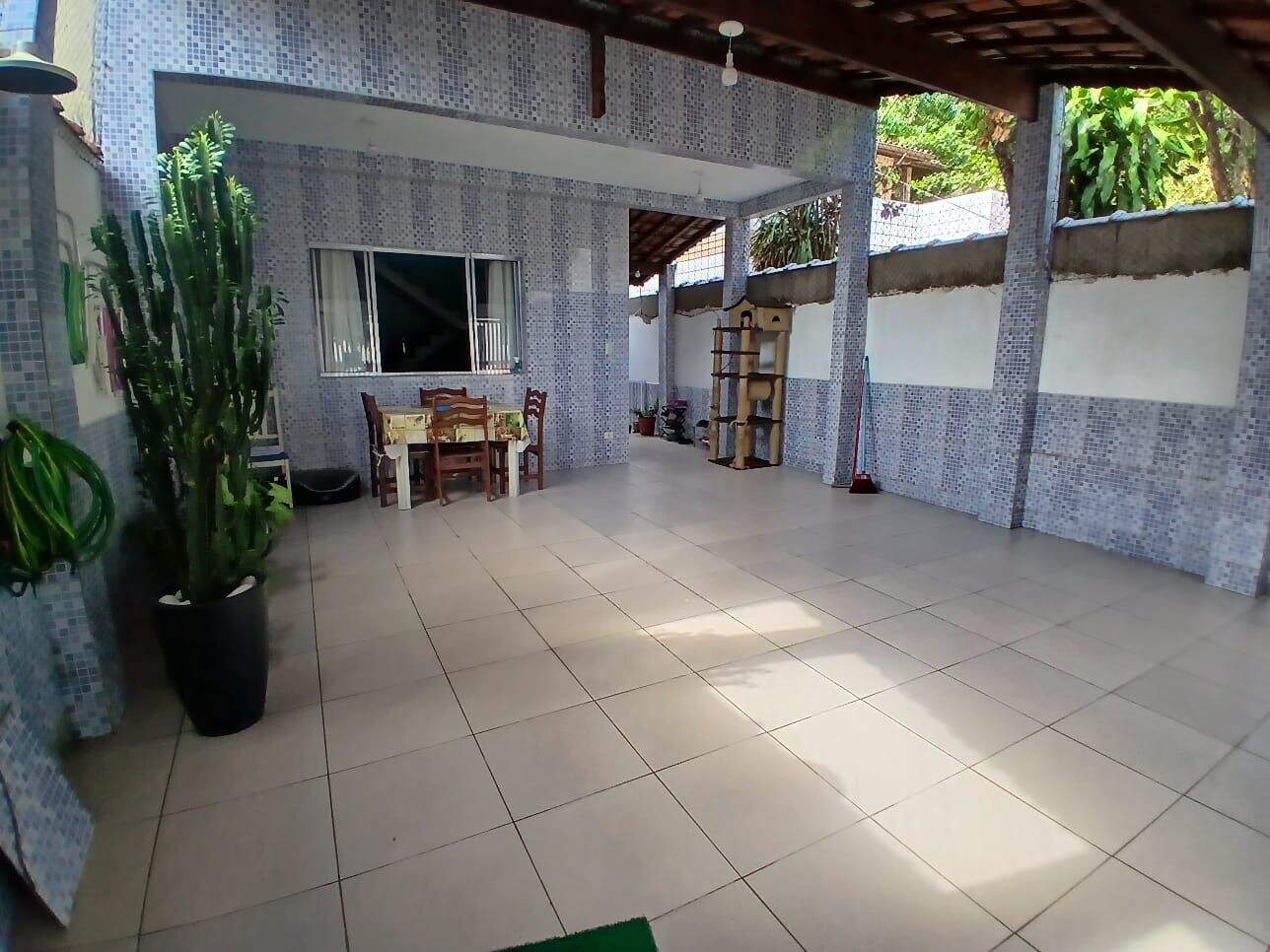 Sobrado à venda no Canto do Forte: 
