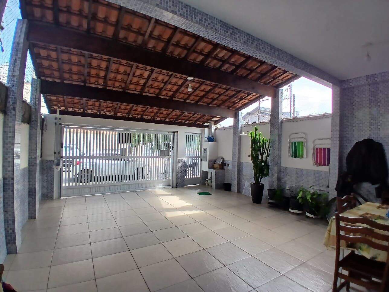 Sobrado à venda no Canto do Forte: 