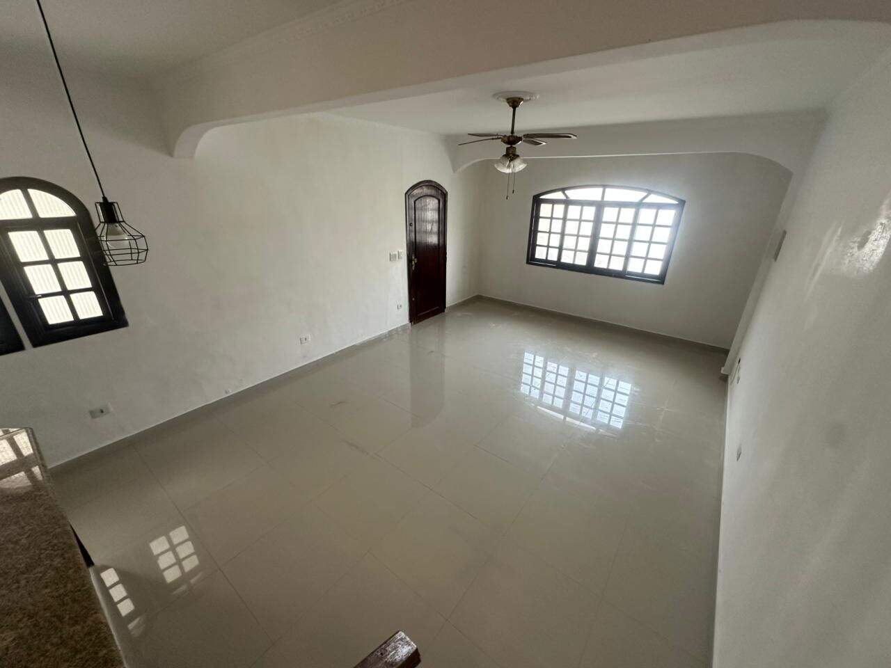 Sobrado à venda no Canto do Forte: 