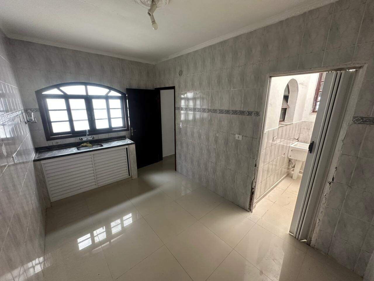 Sobrado à venda no Canto do Forte: 