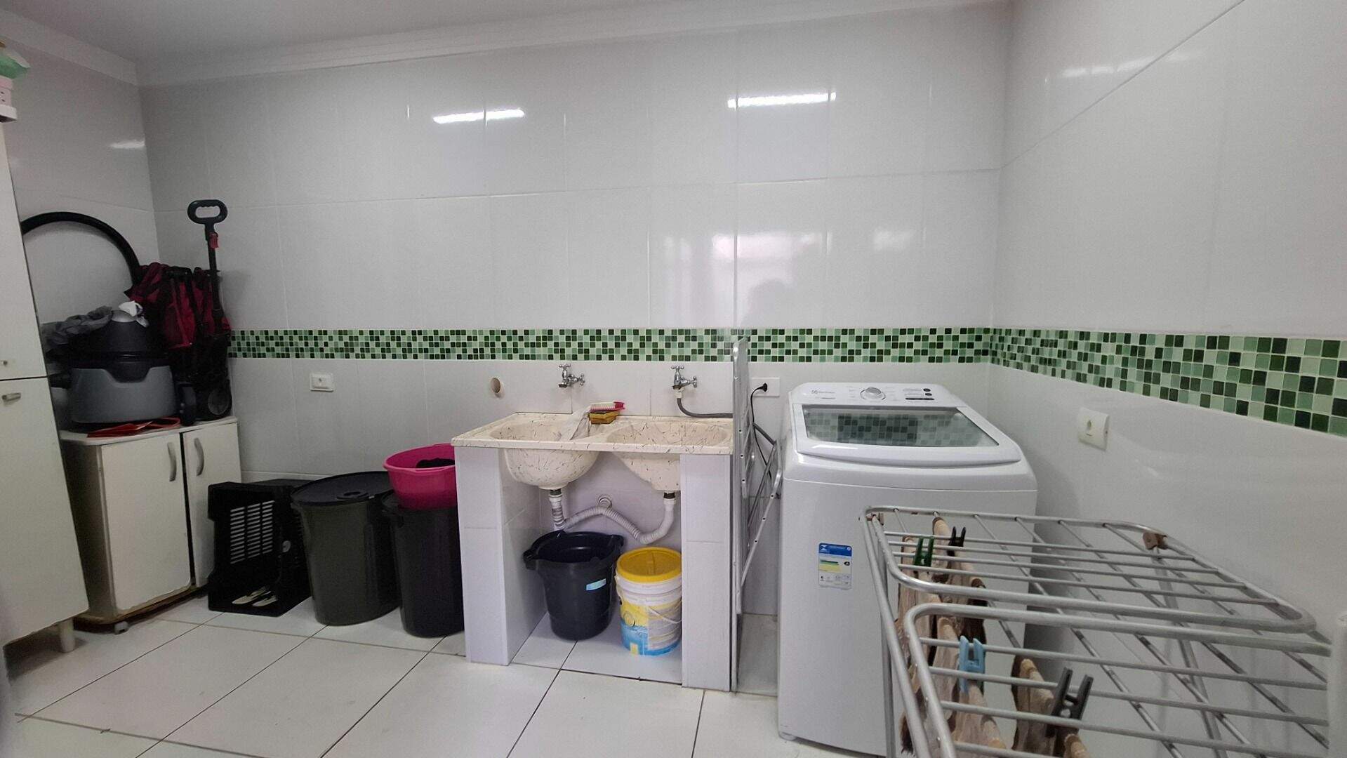Sobrado à venda no Ocian: 