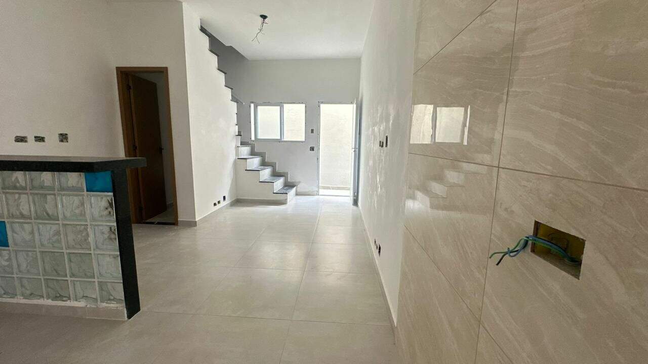 Sobrado à venda no Aviação: 