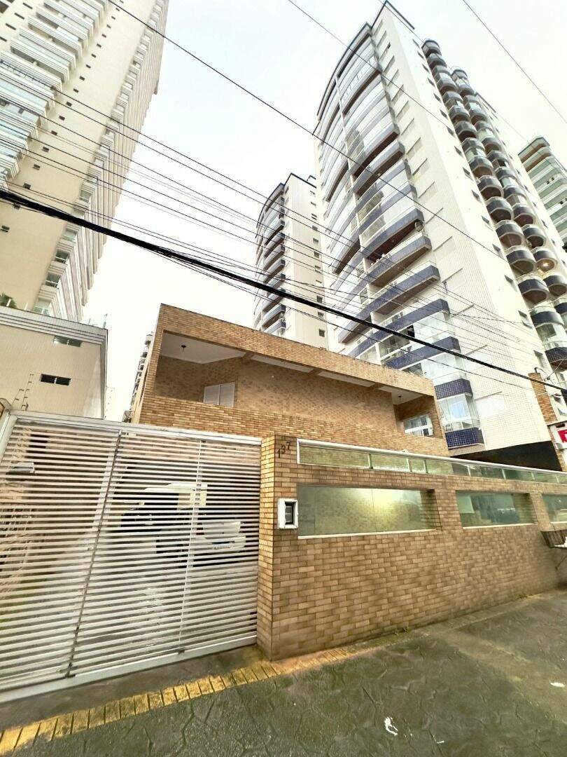 Sobrado à venda no Canto do Forte: 