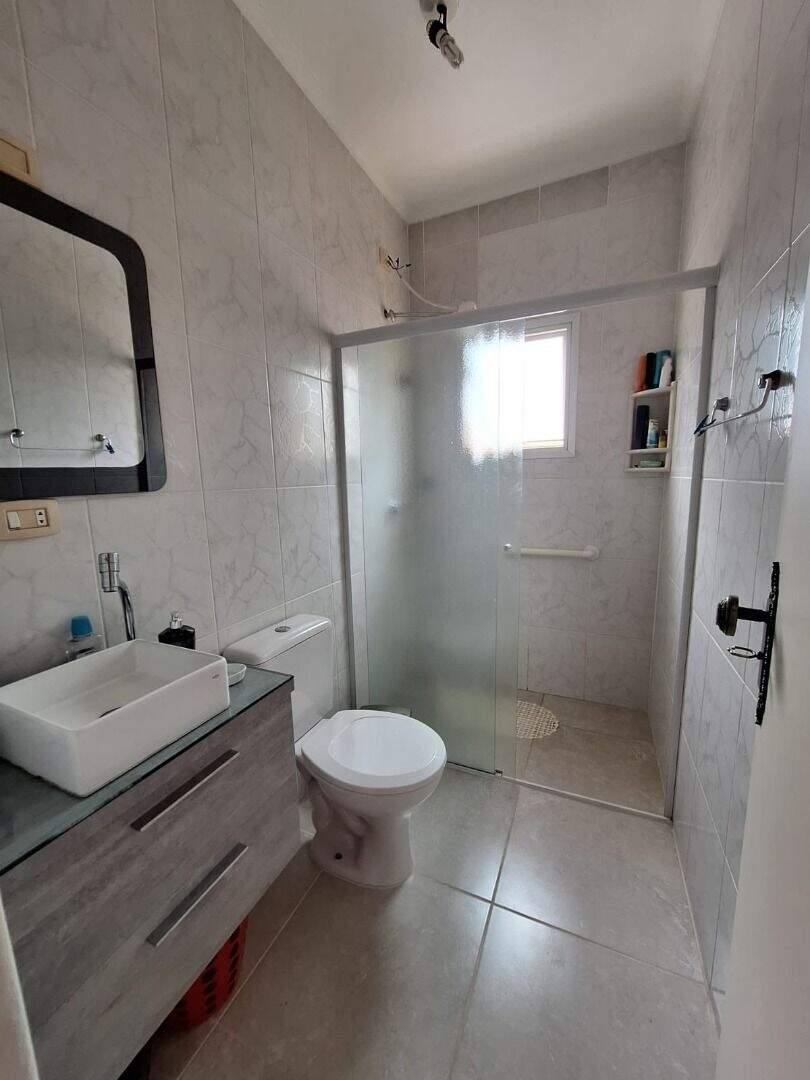Sobrado à venda no Guilhermina: 