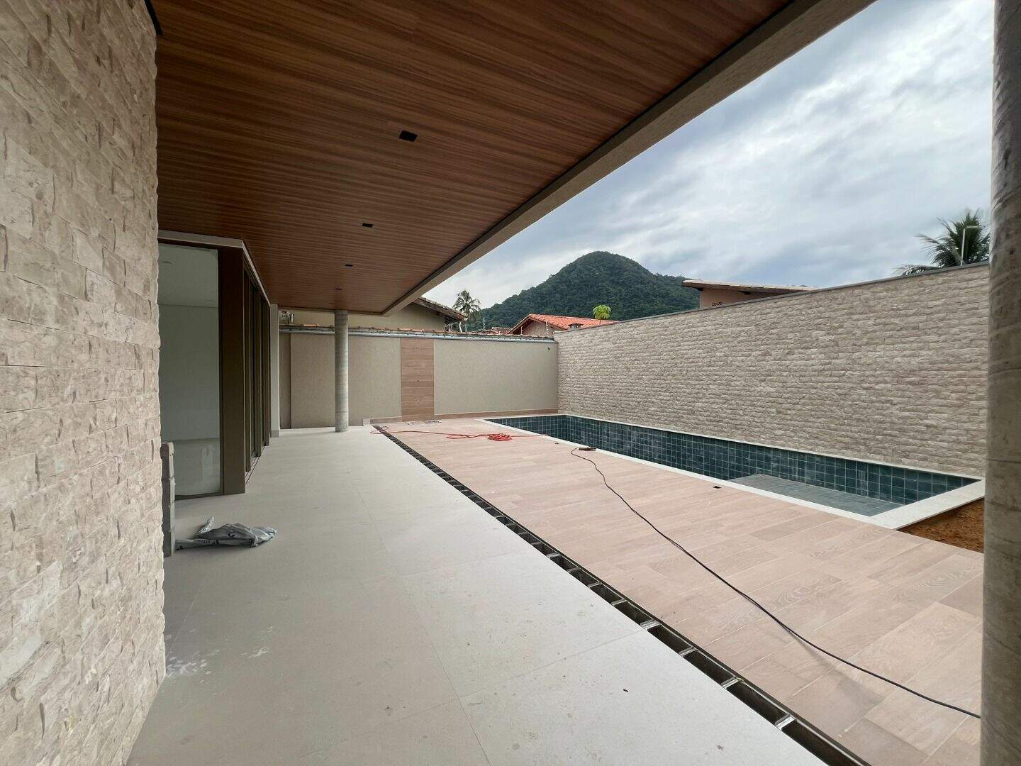 Sobrado à venda no Canto do Forte: 