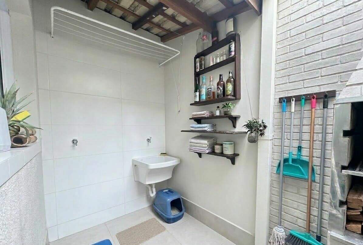 Sobrado à venda no Ocian: 