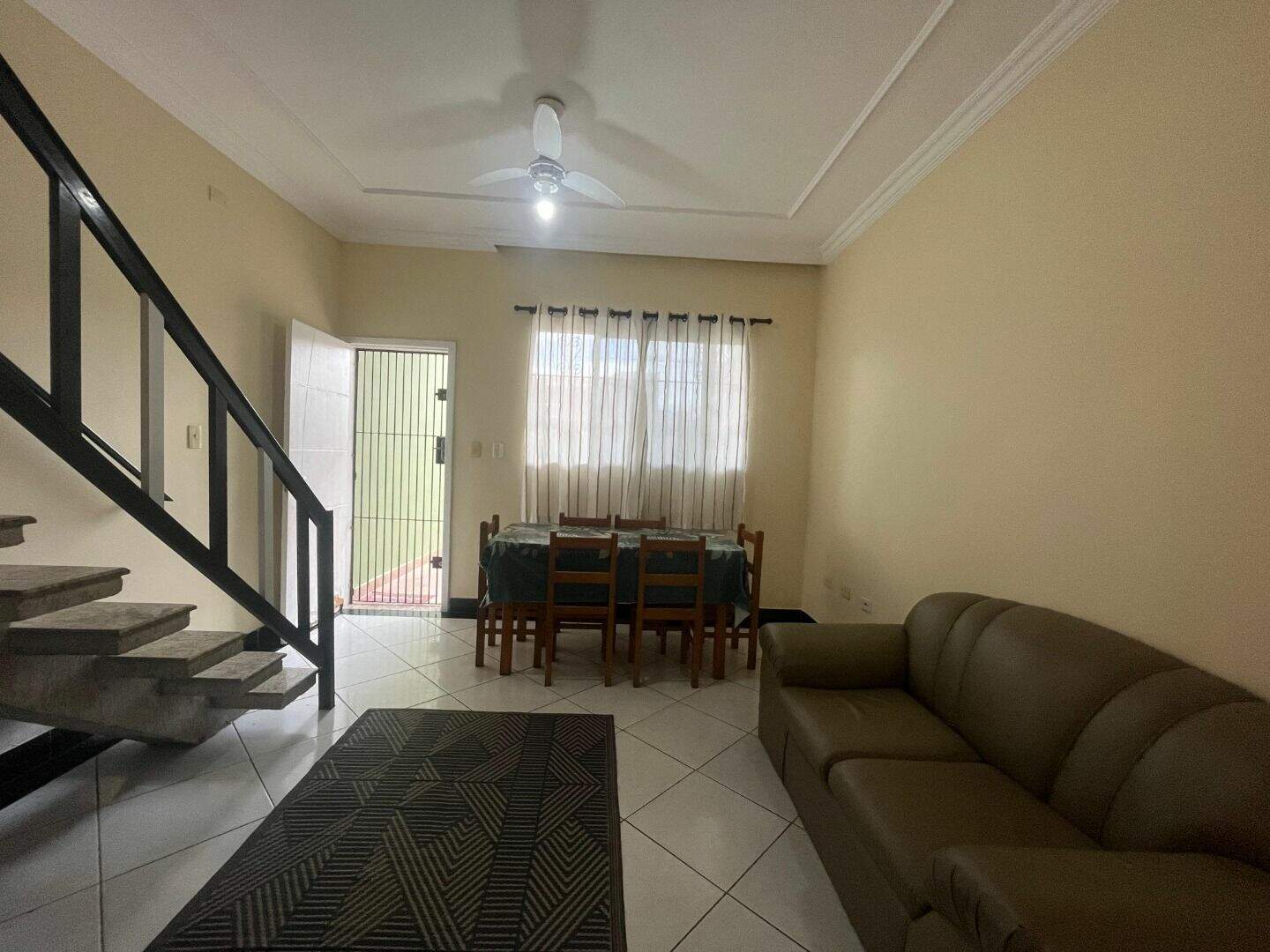 Sobrado à venda no Vilamar: 