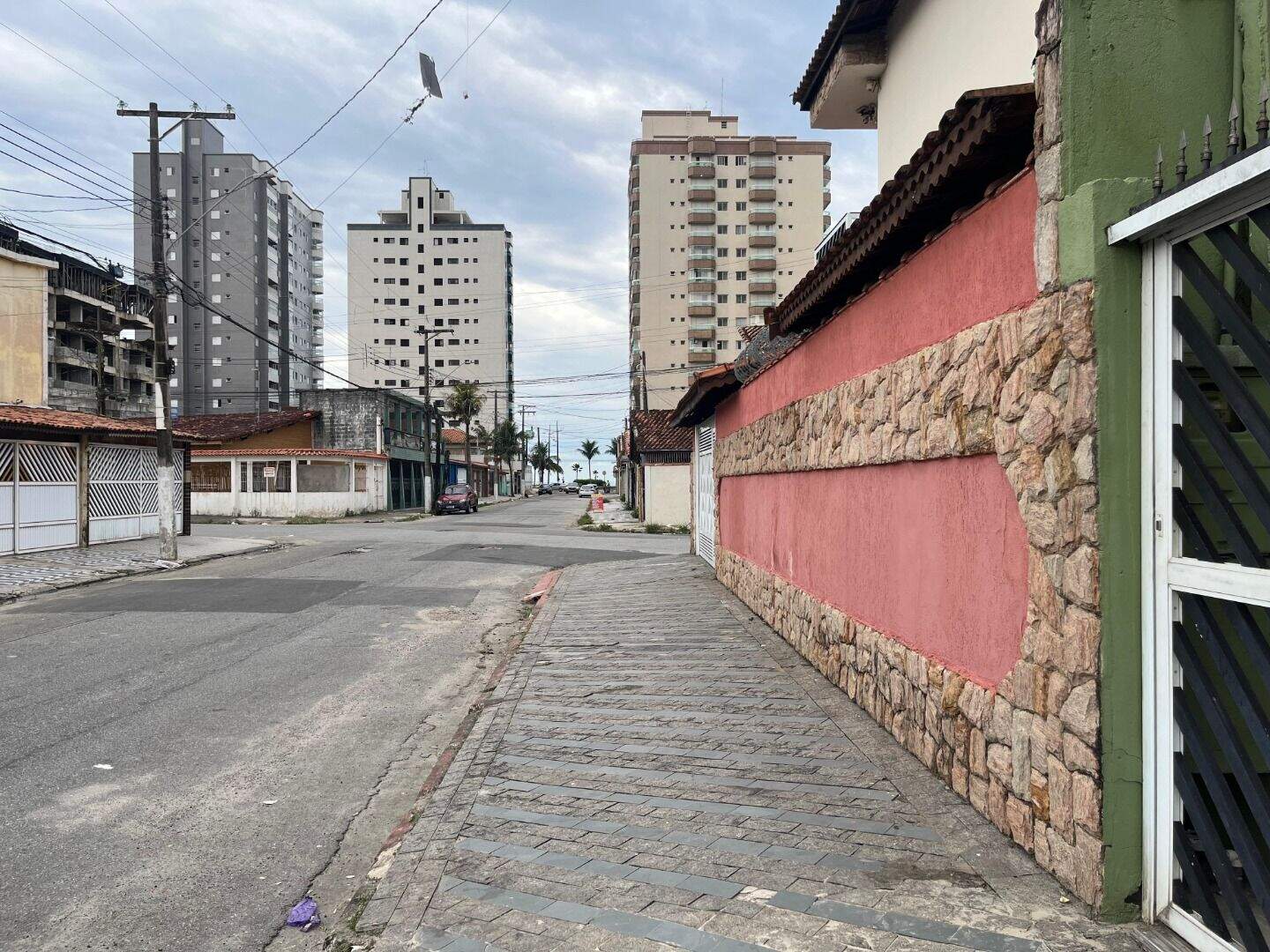 Sobrado à venda no Vilamar: 