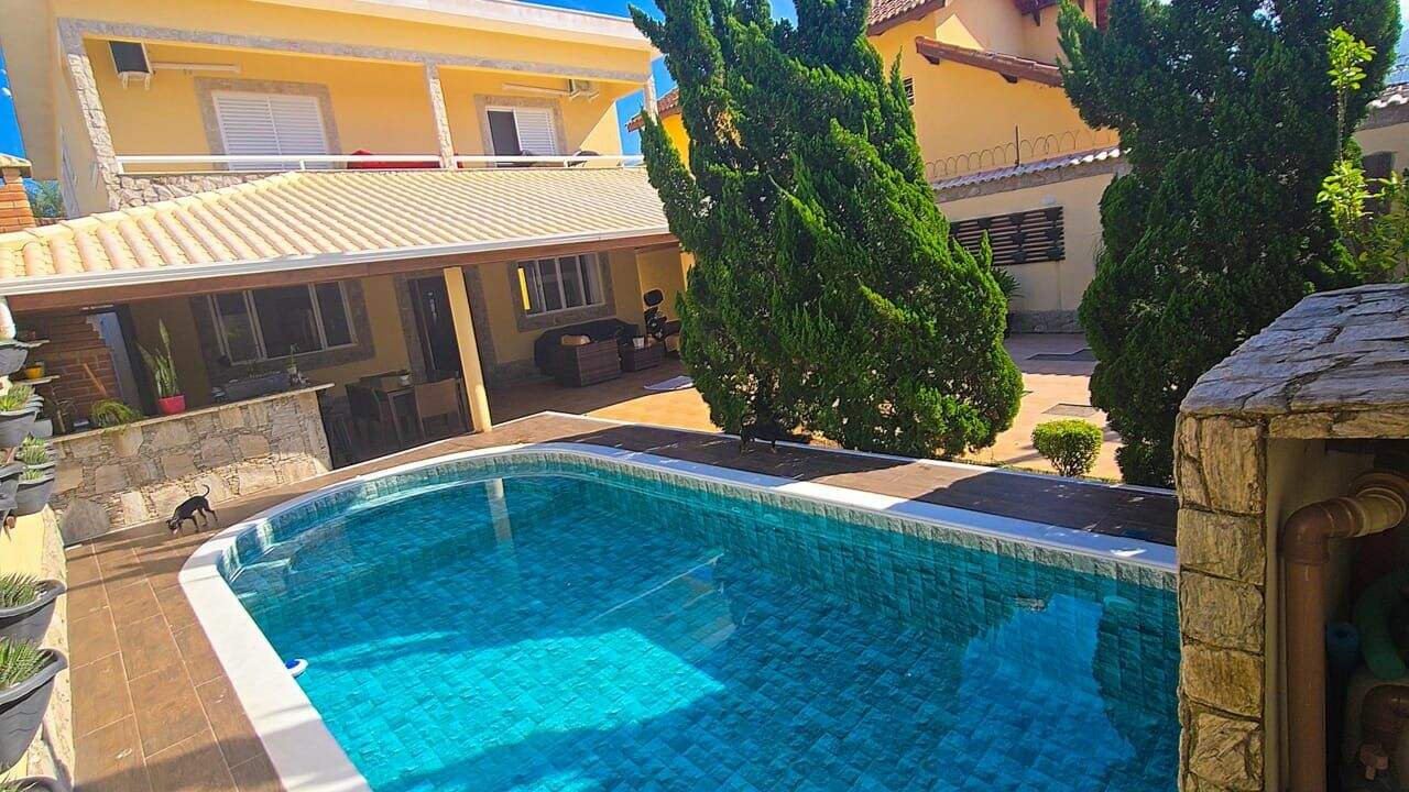 Sobrado à venda no Balneário Flórida: 