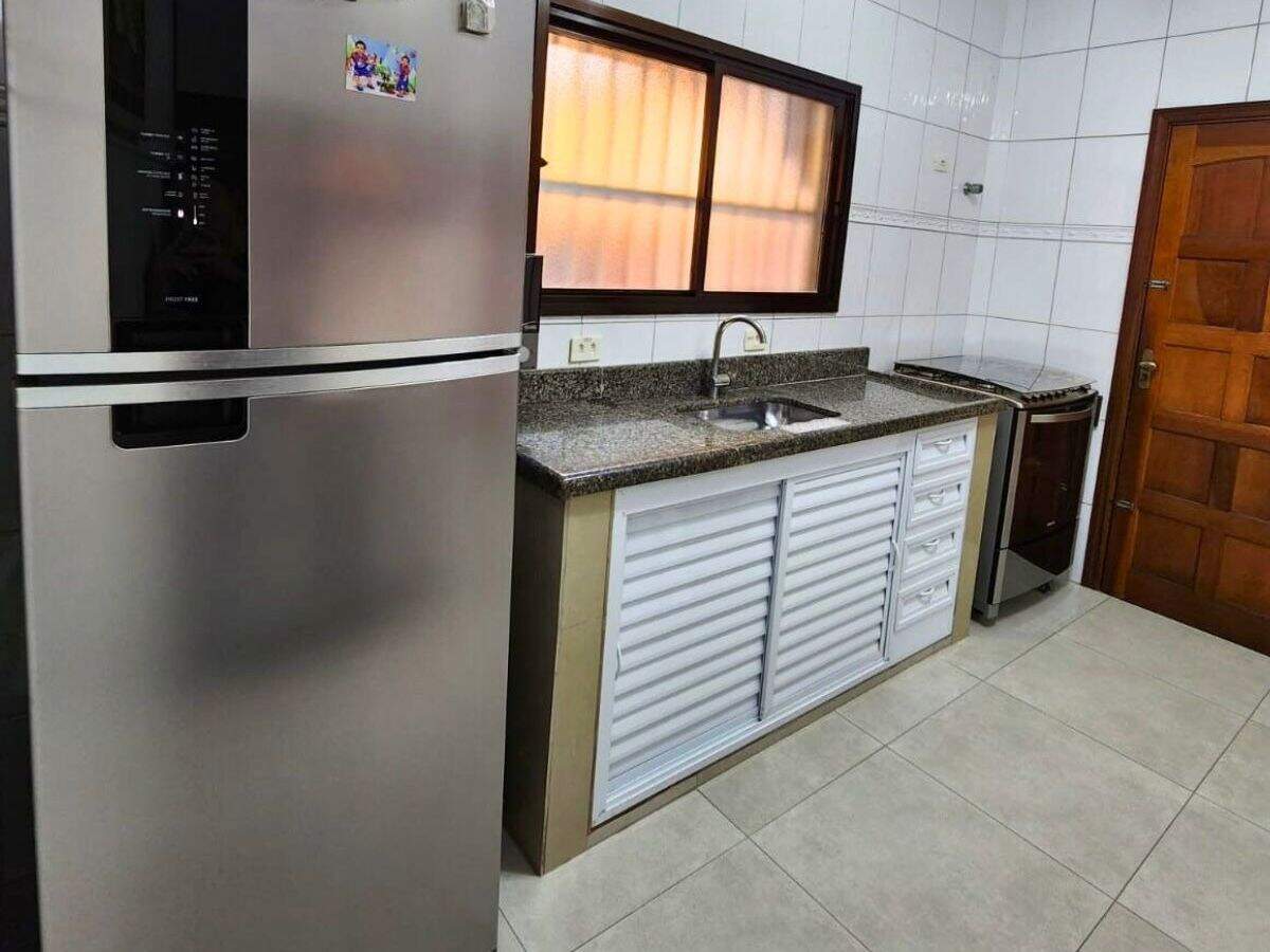 Sobrado à venda no Guilhermina: 