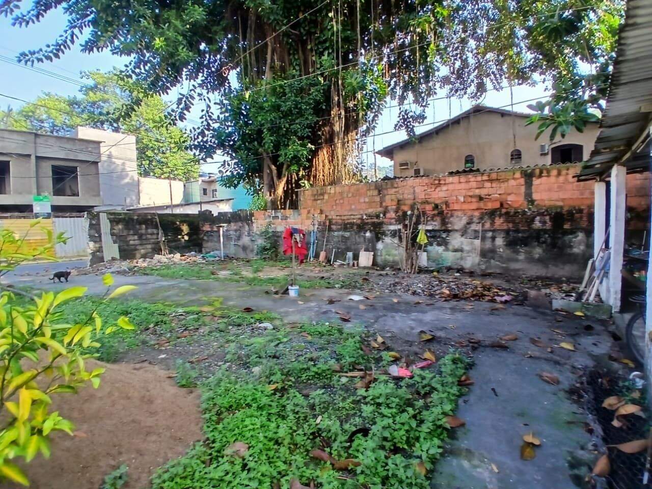 Terreno à venda no Canto do Forte: 