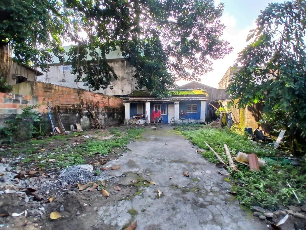 Terreno à venda no Canto do Forte: 
