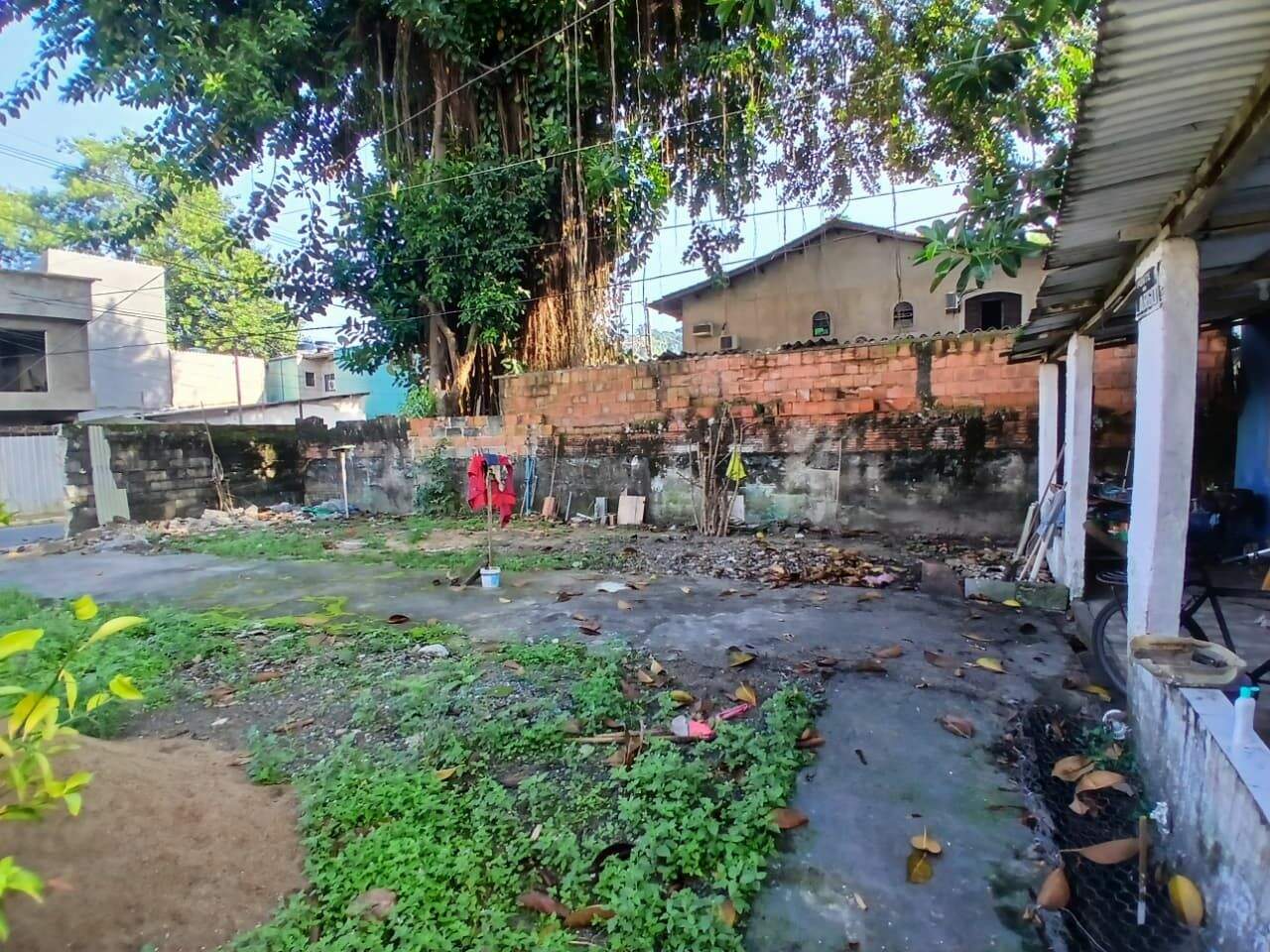 Terreno à venda no Canto do Forte: 