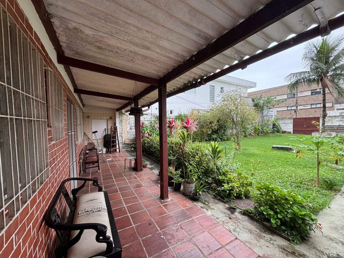 Terreno à venda no Canto do Forte: 