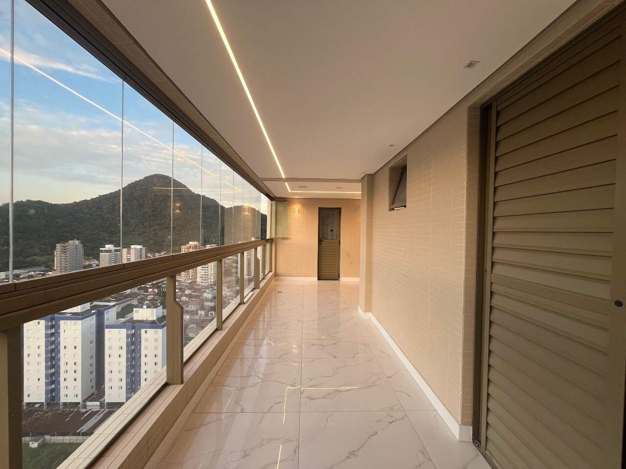 Apartamento à venda no Canto do Forte: 