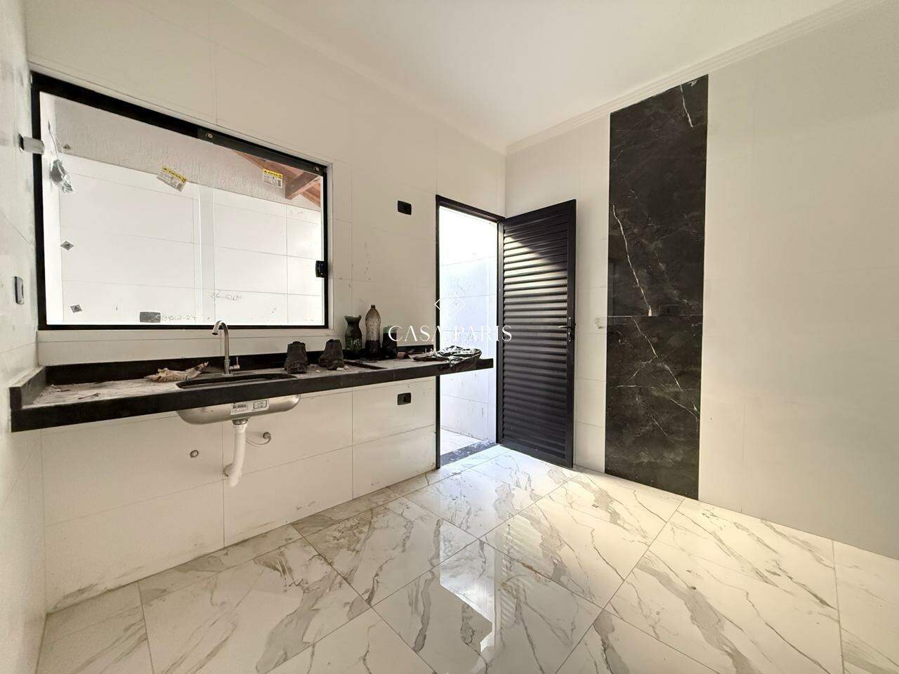 Sobrado à venda no Tude Bastos: 