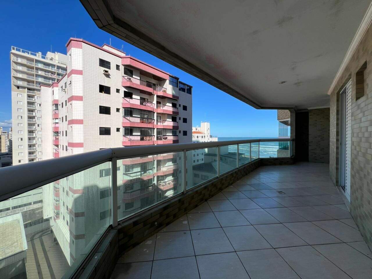 Apartamento à venda no Ocian: 
