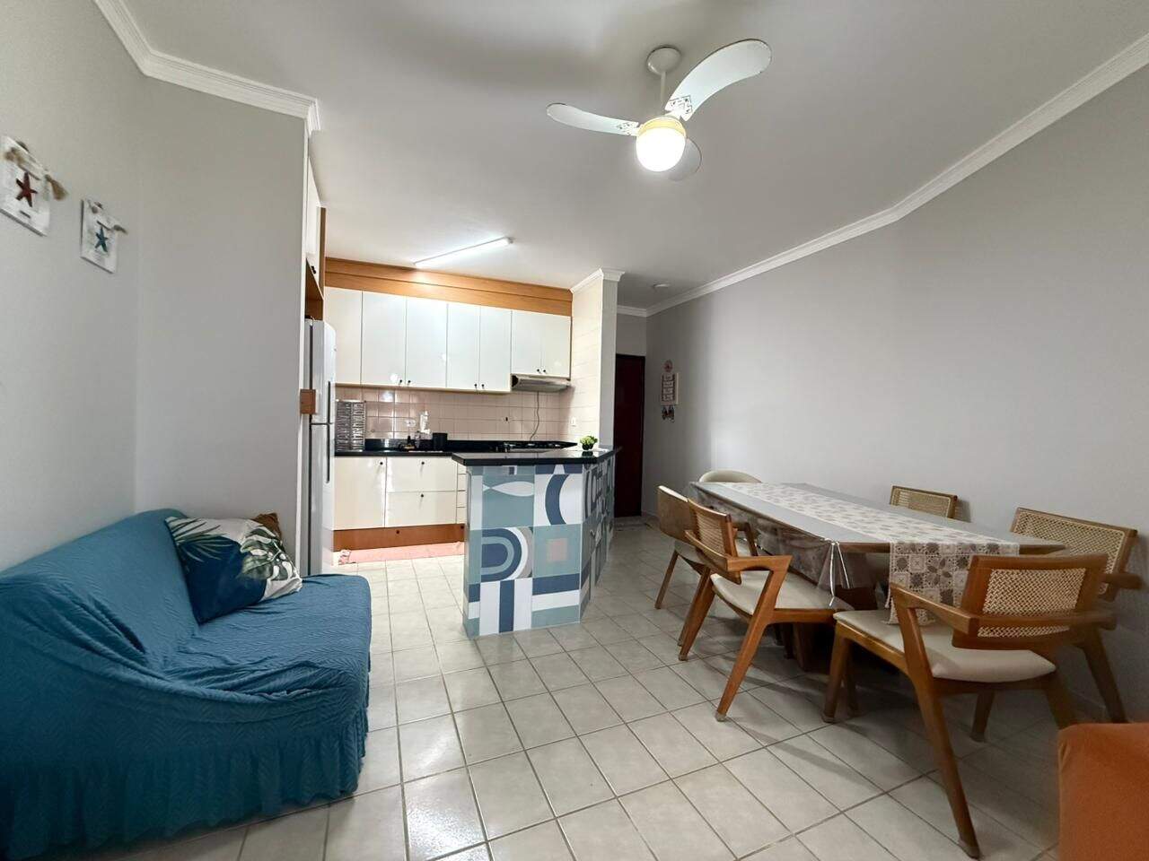 Apartamento à venda no Solemar: 