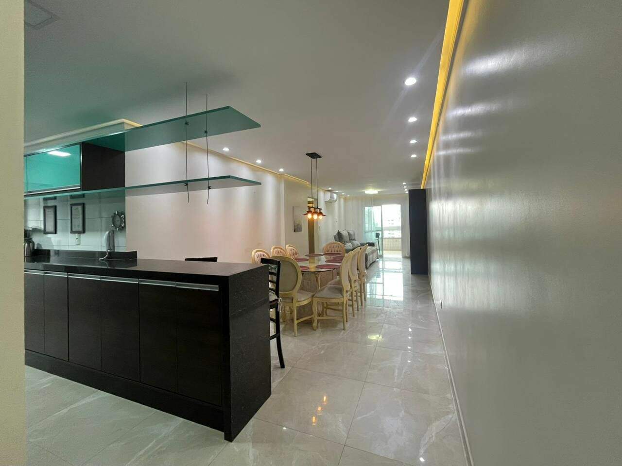 Apartamento à venda no Canto do Forte: 