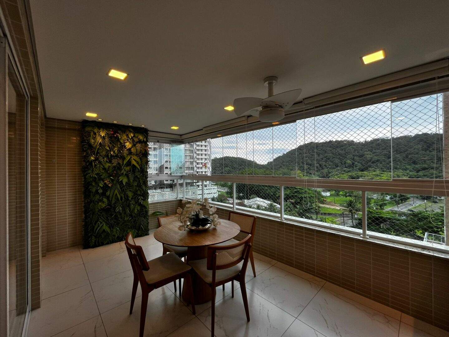 Apartamento à venda no Canto do Forte: 