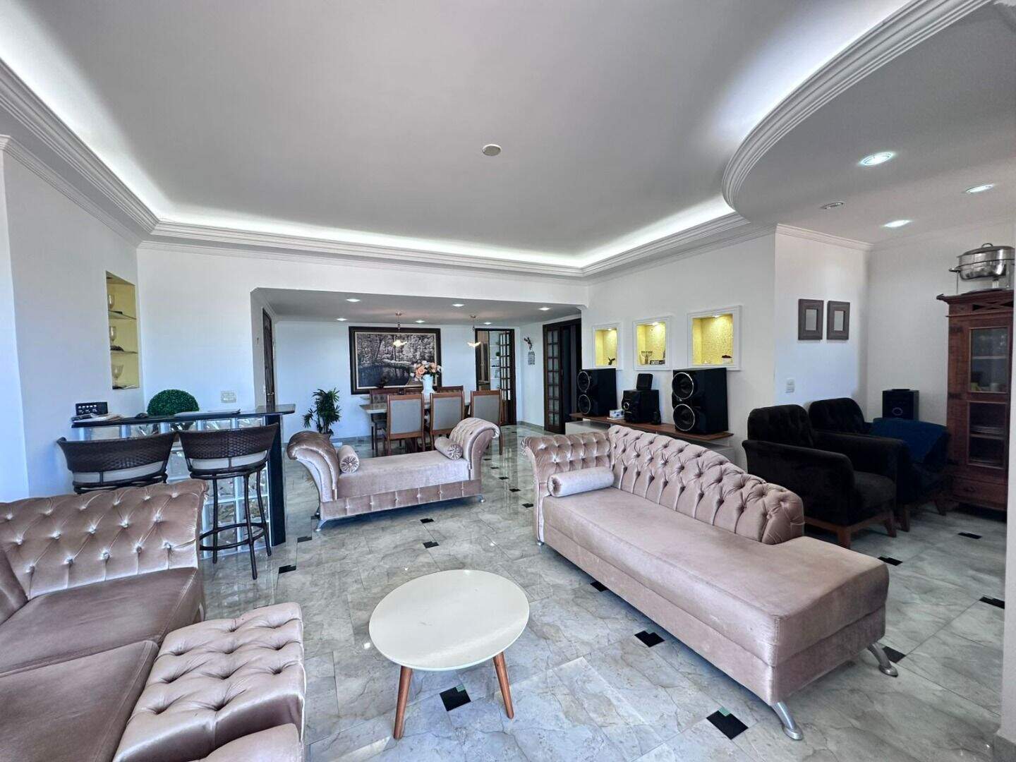 Apartamento à venda no Tupi: 