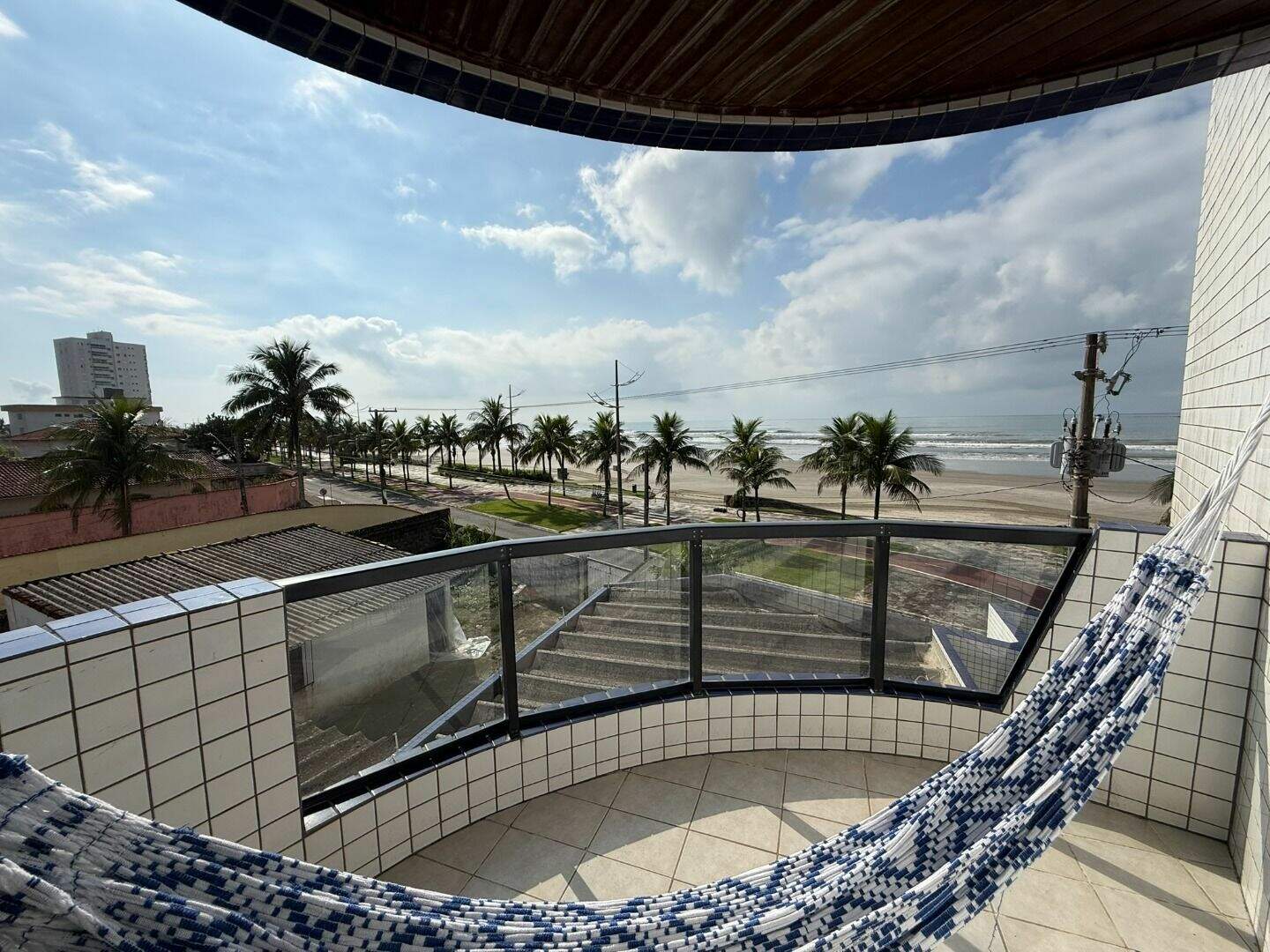 Apartamento à venda no Solemar: 