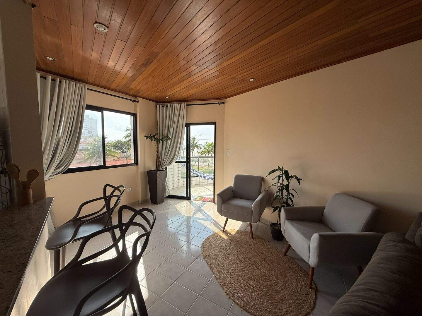 Apartamento à venda no Solemar: 
