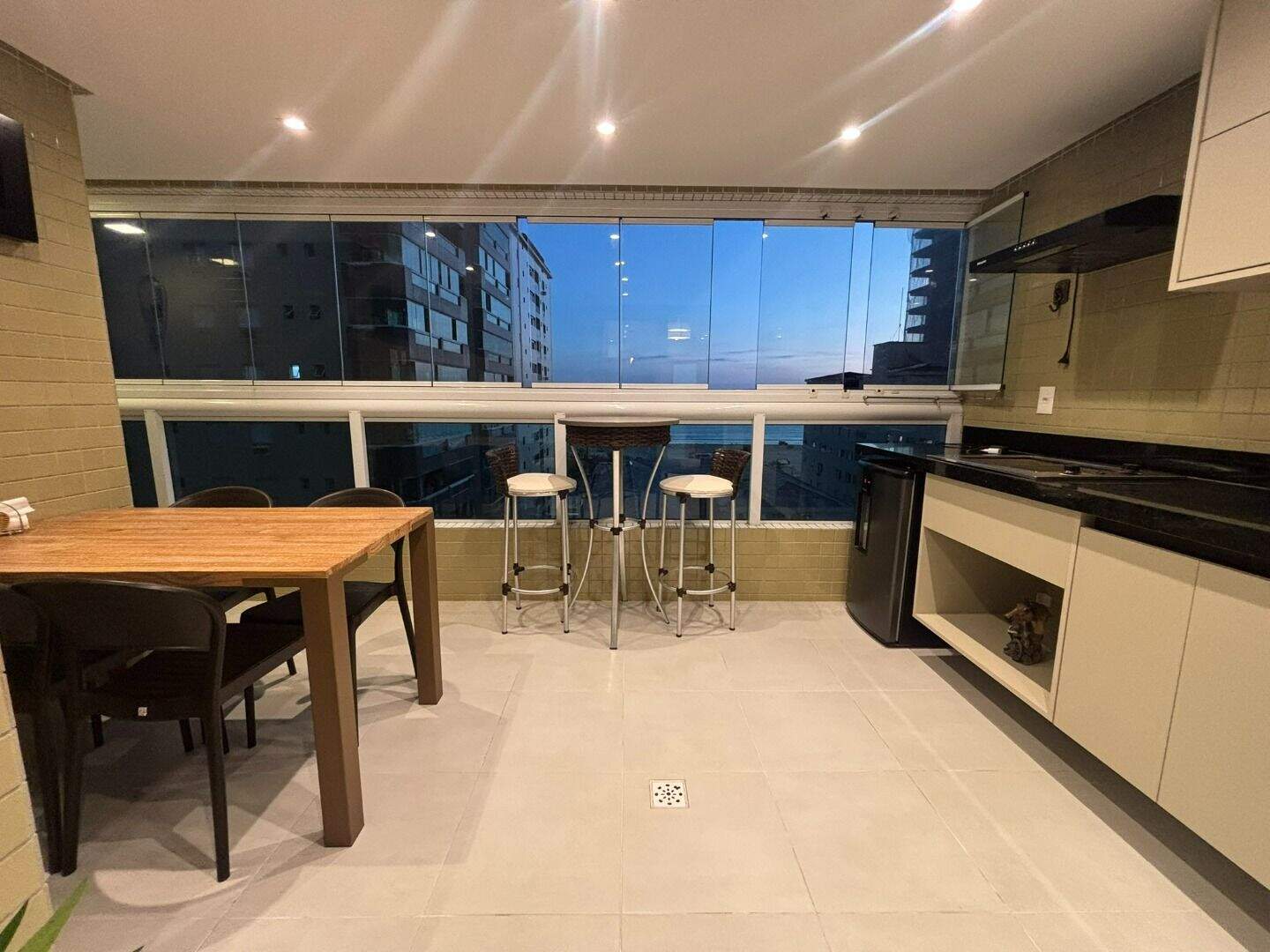 Apartamento à venda no Canto do Forte: 